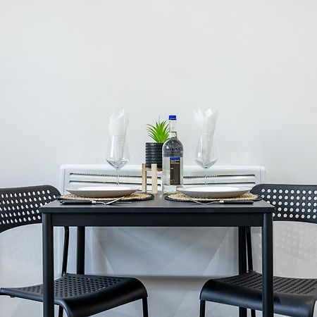 Rnm - Upgraded Business Stay For Travelling Contractors, All Amenities, Private Access Entire Place, Kitchen & Washroom, Smart Tv, Easy Access, Parking Nearby Cradley Heath المظهر الخارجي الصورة