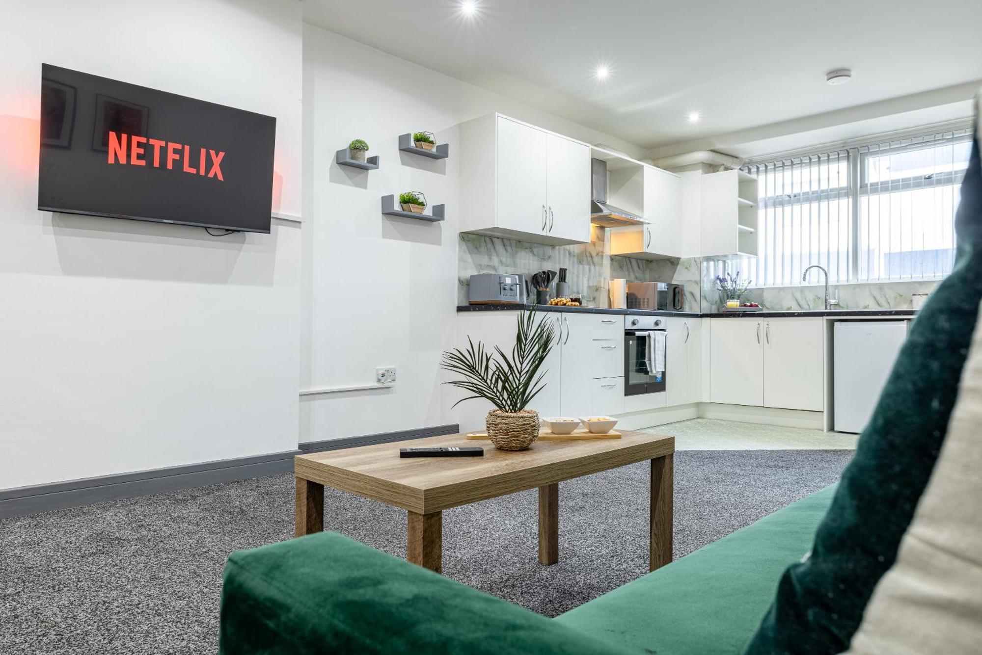 Rnm - Upgraded Business Stay For Travelling Contractors, All Amenities, Private Access Entire Place, Kitchen & Washroom, Smart Tv, Easy Access, Parking Nearby Cradley Heath المظهر الخارجي الصورة