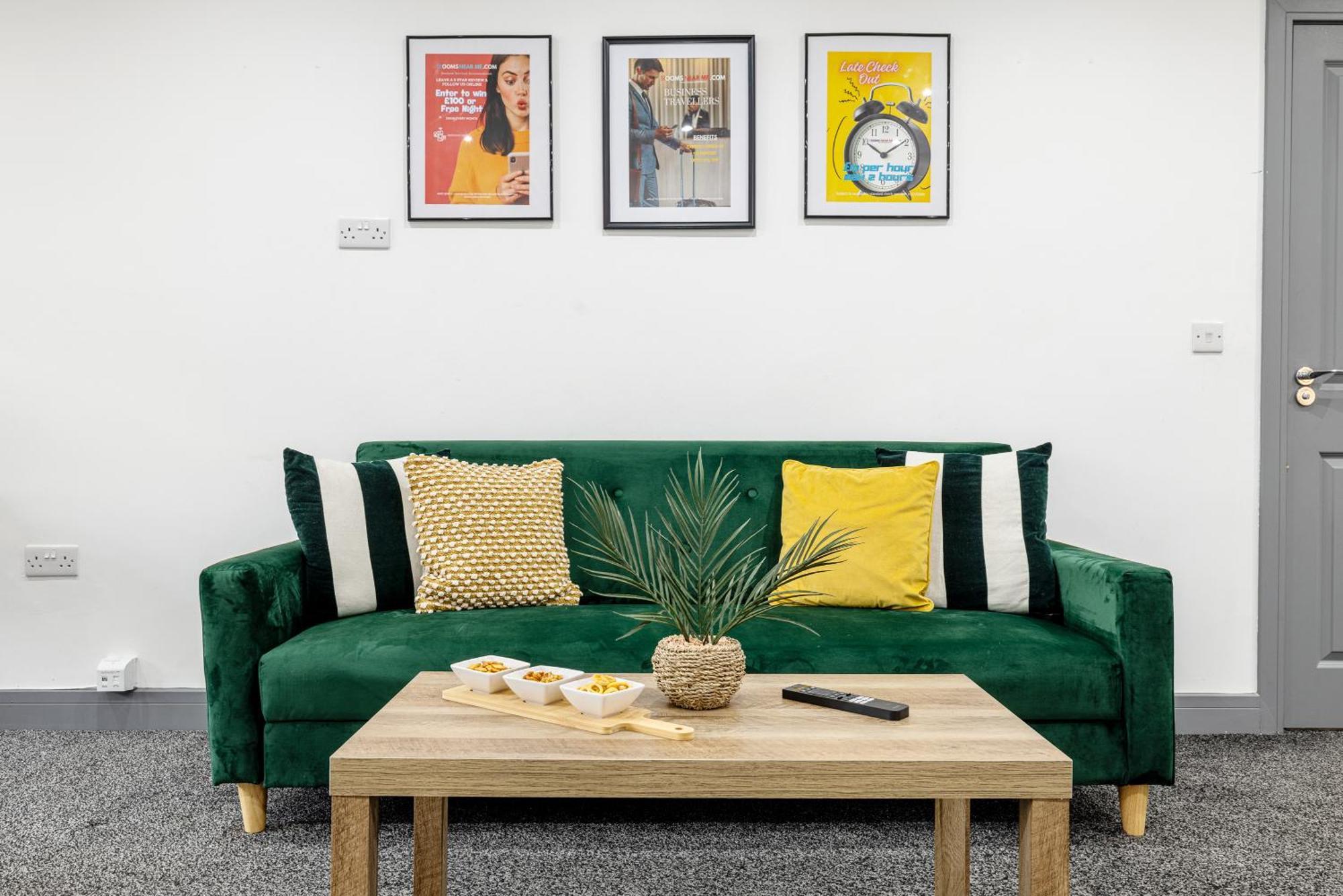 Rnm - Upgraded Business Stay For Travelling Contractors, All Amenities, Private Access Entire Place, Kitchen & Washroom, Smart Tv, Easy Access, Parking Nearby Cradley Heath المظهر الخارجي الصورة
