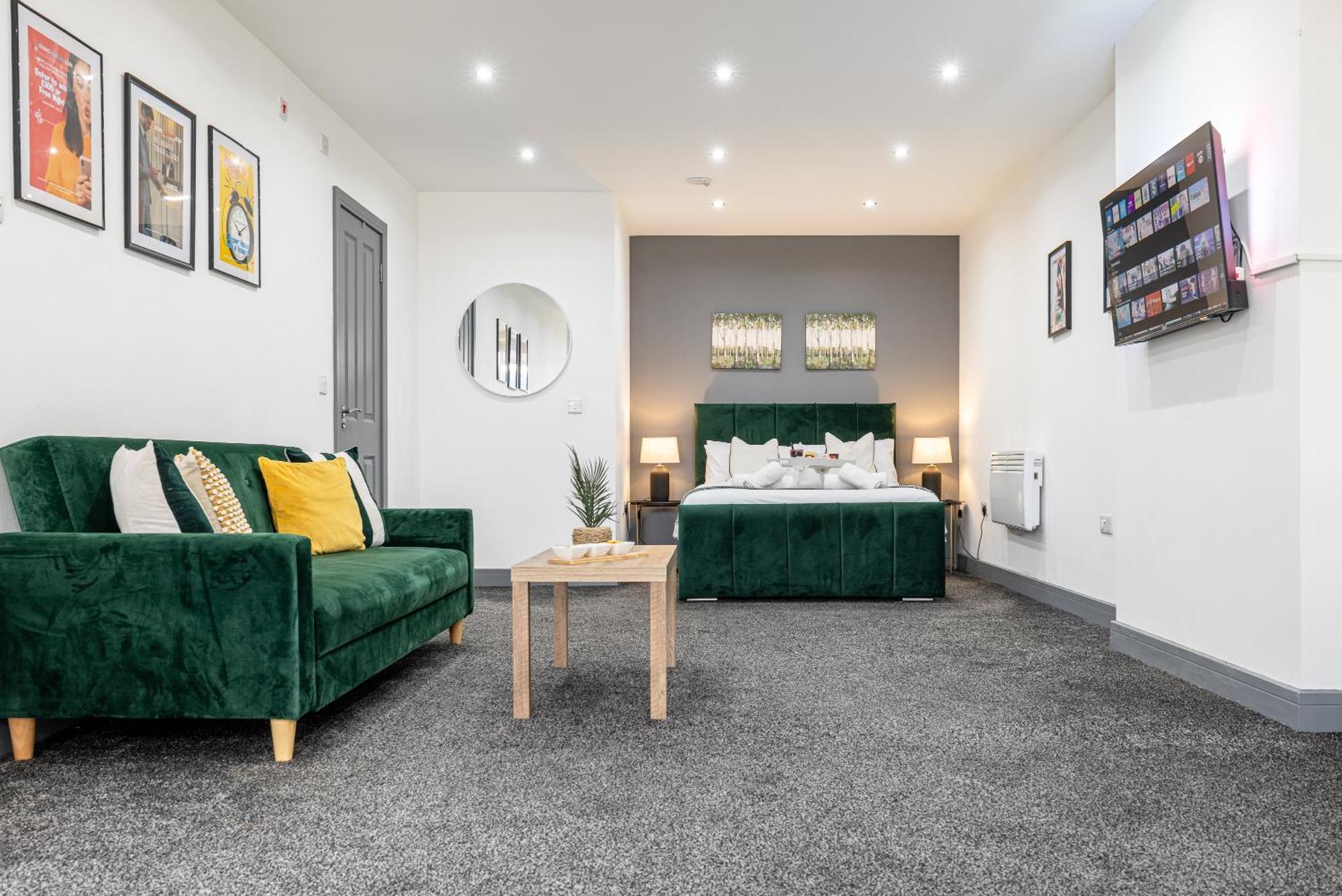Rnm - Upgraded Business Stay For Travelling Contractors, All Amenities, Private Access Entire Place, Kitchen & Washroom, Smart Tv, Easy Access, Parking Nearby Cradley Heath المظهر الخارجي الصورة