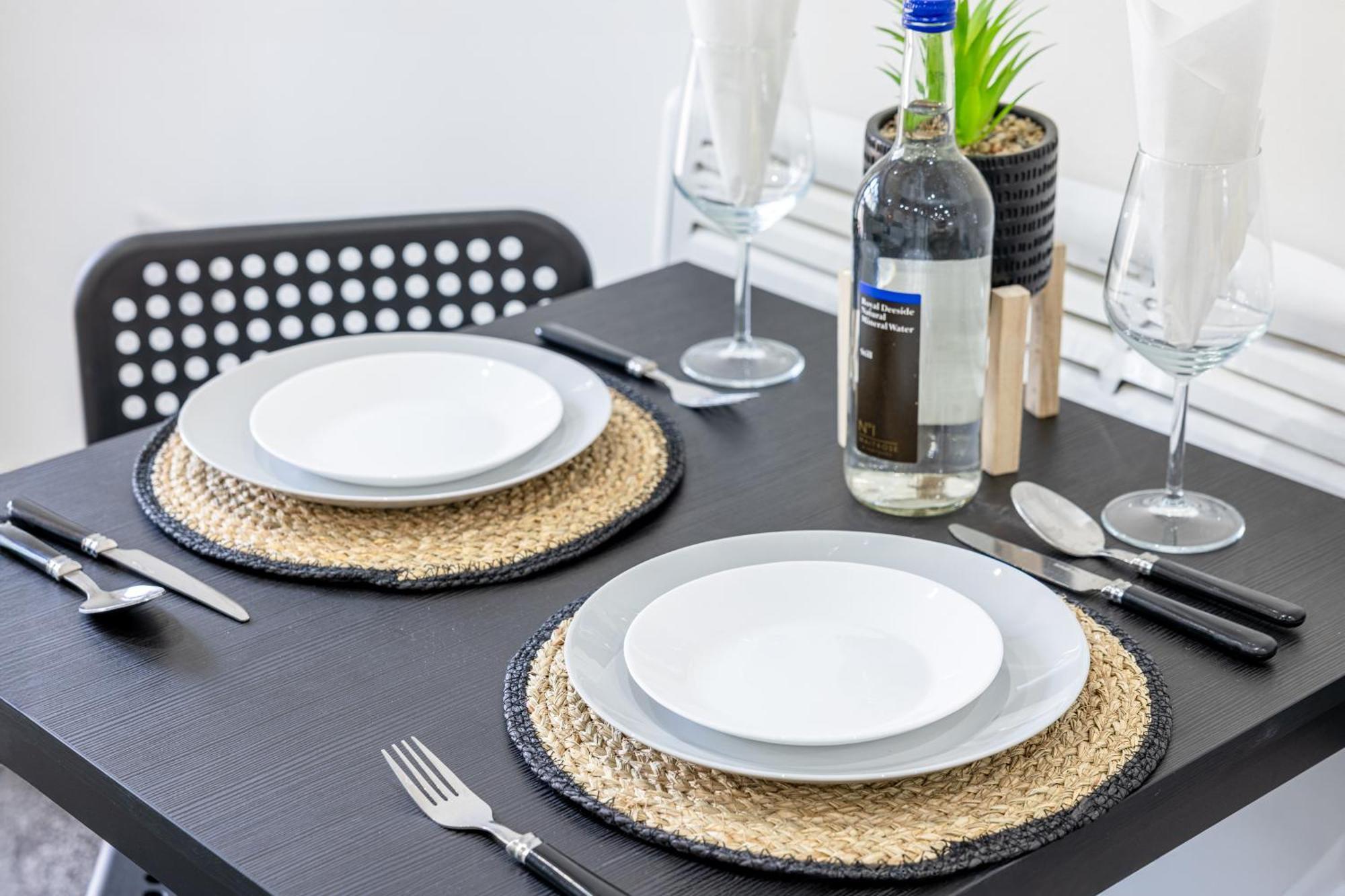 Rnm - Upgraded Business Stay For Travelling Contractors, All Amenities, Private Access Entire Place, Kitchen & Washroom, Smart Tv, Easy Access, Parking Nearby Cradley Heath المظهر الخارجي الصورة