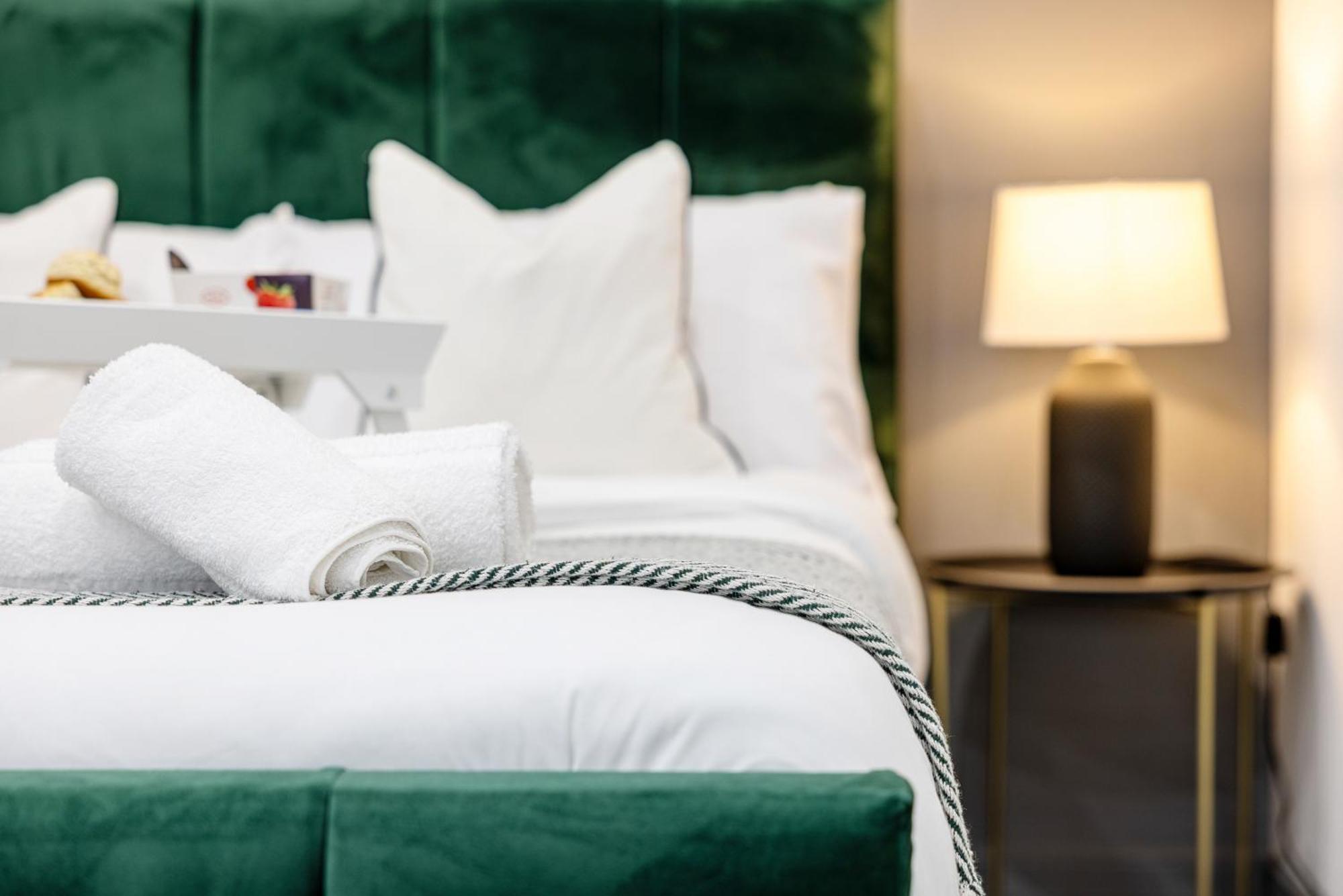 Rnm - Upgraded Business Stay For Travelling Contractors, All Amenities, Private Access Entire Place, Kitchen & Washroom, Smart Tv, Easy Access, Parking Nearby Cradley Heath المظهر الخارجي الصورة